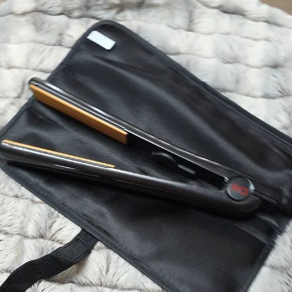 CHI Original Black and Gold Hair Straightener - Picture 4 of 5